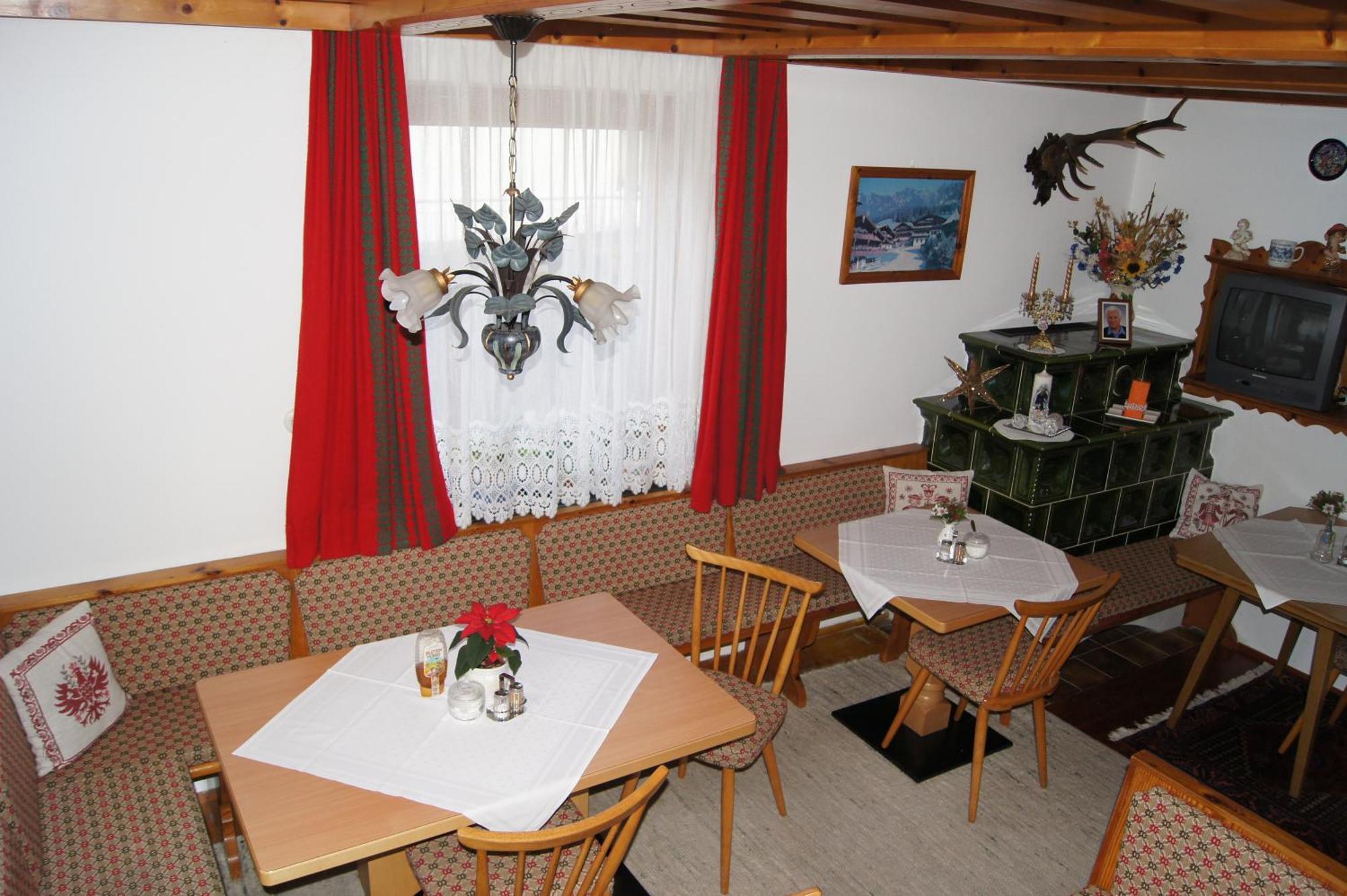 메이른호픈 Haus Josef B&B 외부 사진